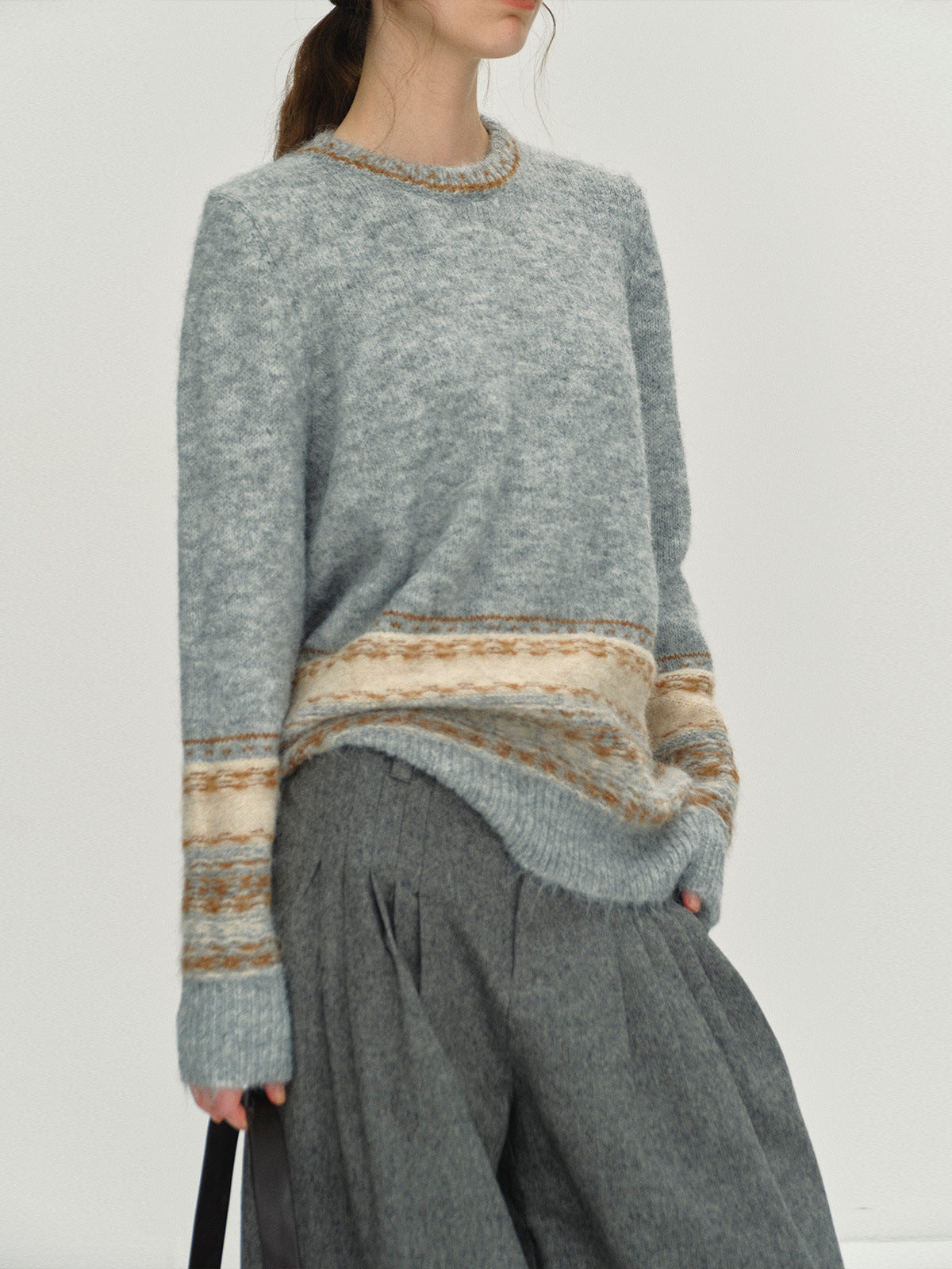 cllomagy-gray-jacquard-stripe-sweater-03