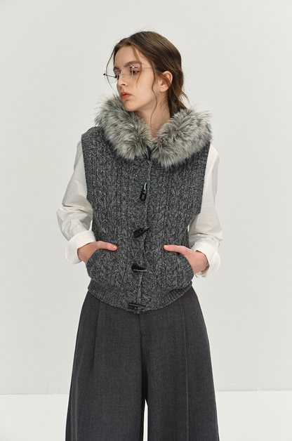 cllomagy-gray-hooded-knit-vest-03