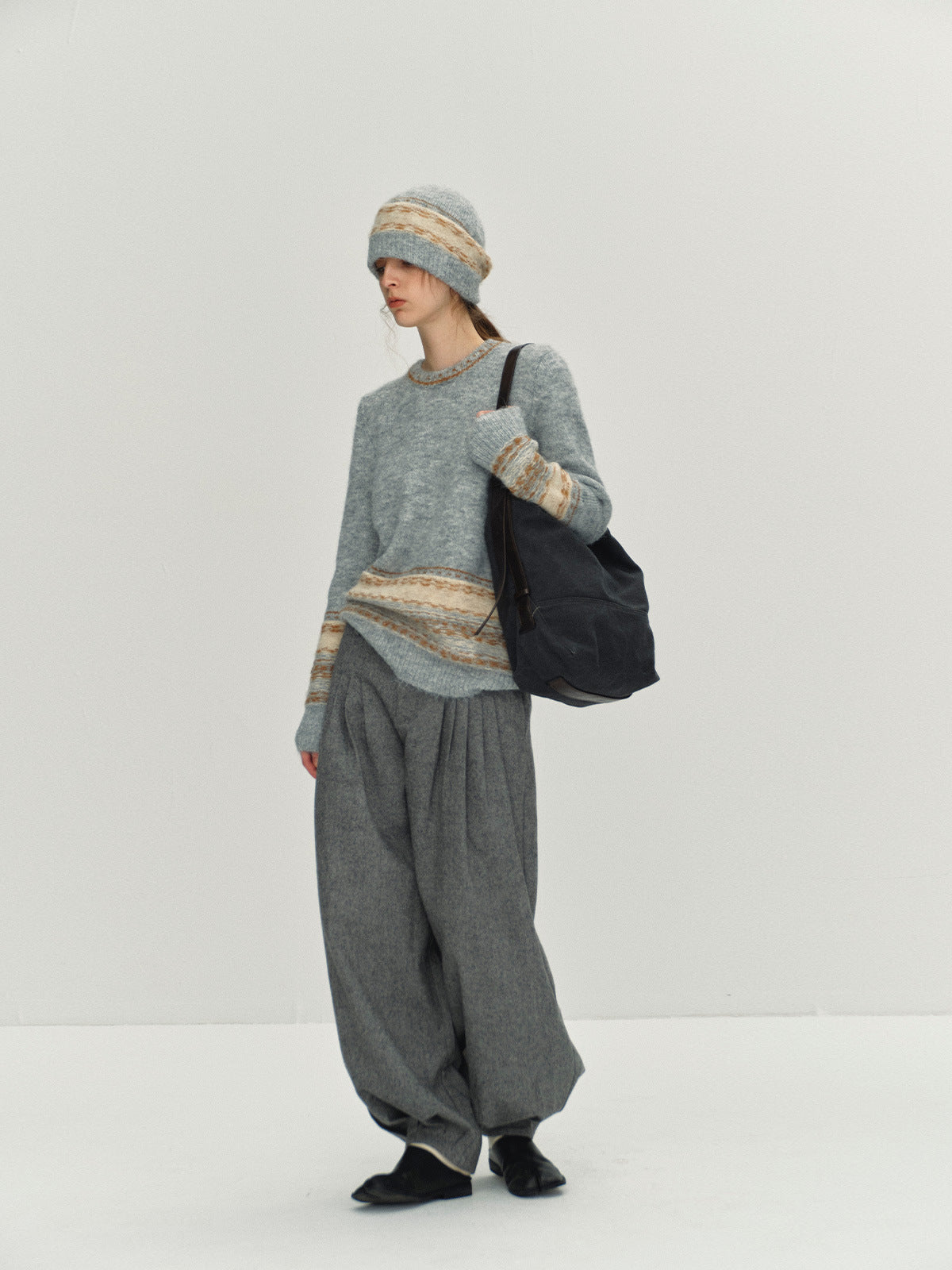 cllomagy-gray-jacquard-stripe-sweater-02
