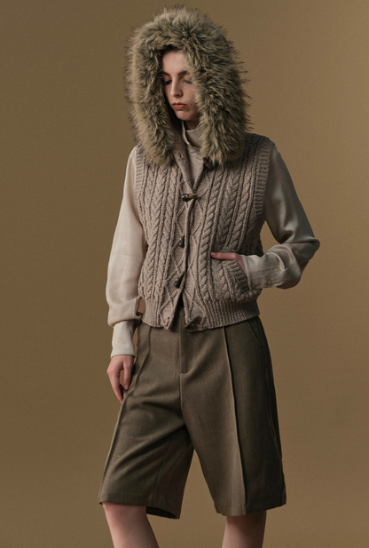 cllomagy-khaki-hooded-knit-vest-03